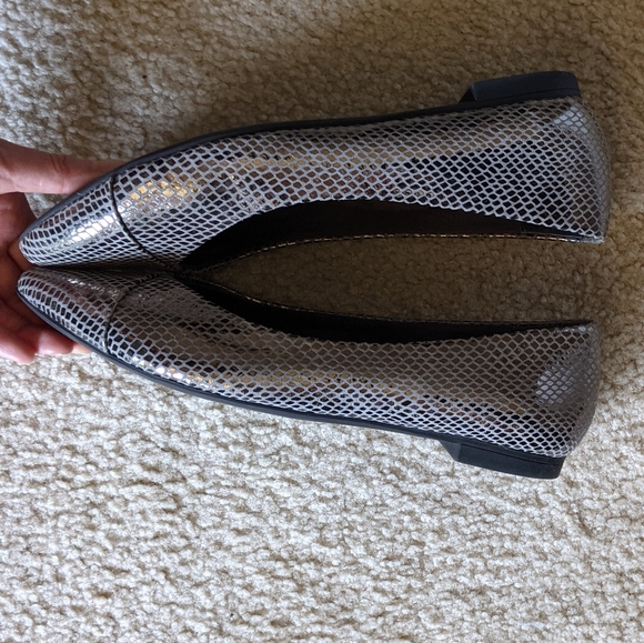 Vionic flats - Picture 3 of 4